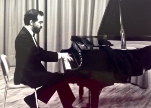 Una curiosa historia: el piano - Fernando Palacios